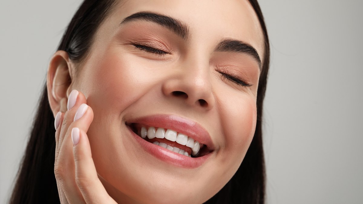 Microneedling și Radiofrecvență. Combinate în Legend Pro, dau cele mai bune rezultate cu recuperare minimă pentru riduri, cicatrici și laxitate