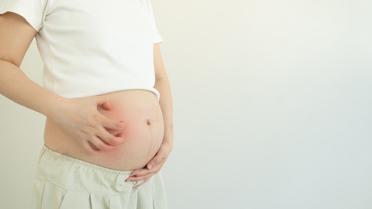 Gravidă în ultimul trimestru, mâncărimea intensă poate semnala colestaza de sarcină