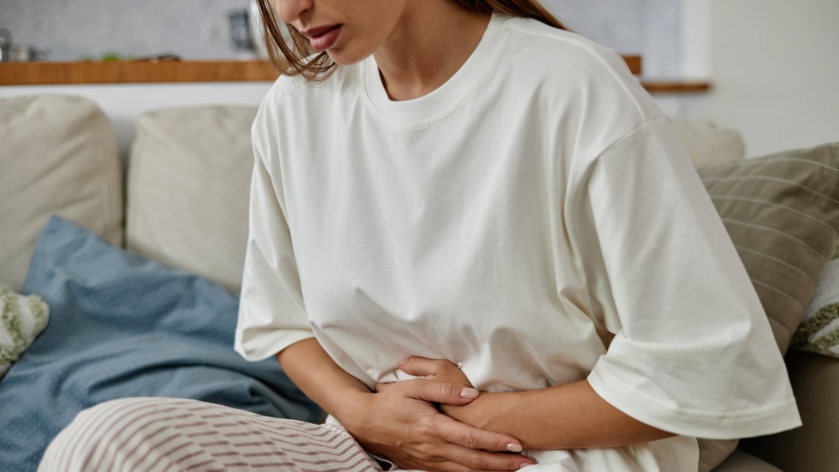 Dismenoreea: dureri și crampe menstruale severe, tipuri, factori de risc și tratamente care funcționează cu adevărat